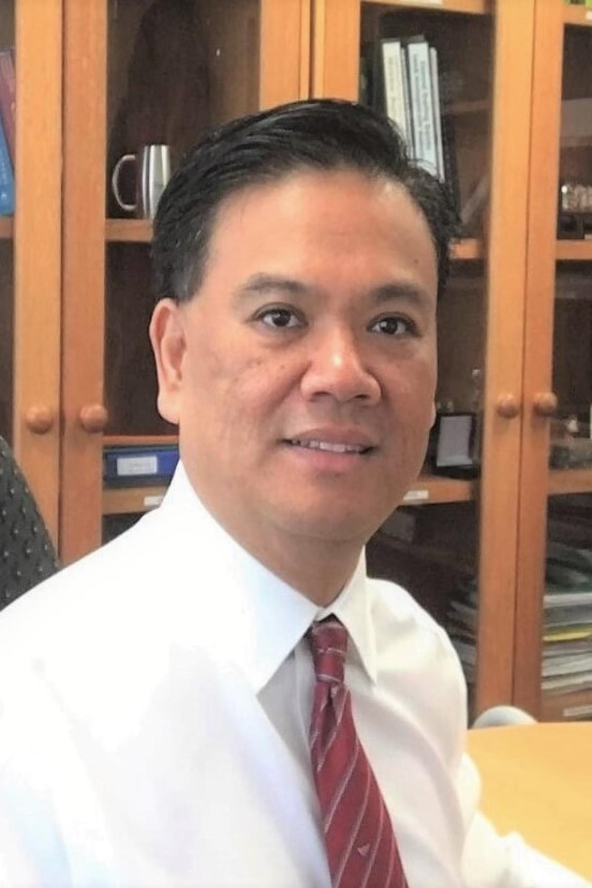 Professor Armando Apan  